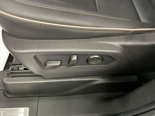 Used 2025 Chevrolet Suburban Premier AWD/4WD image 13