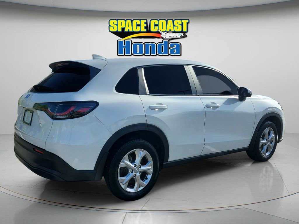 Used 2023 Honda HR-V LX image 3