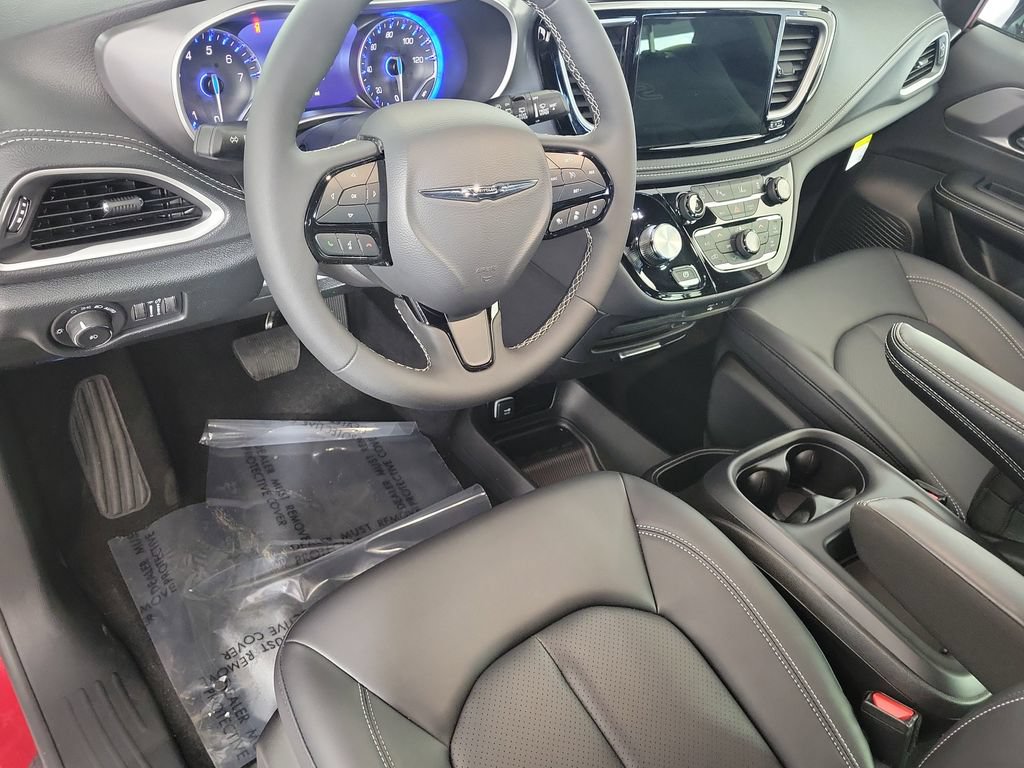 New 2026 Chrysler Pacifica Select FWD image 11