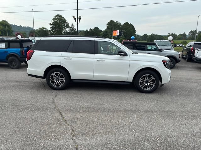 Used 2025 Ford Expedition Active AWD/4WD image 41
