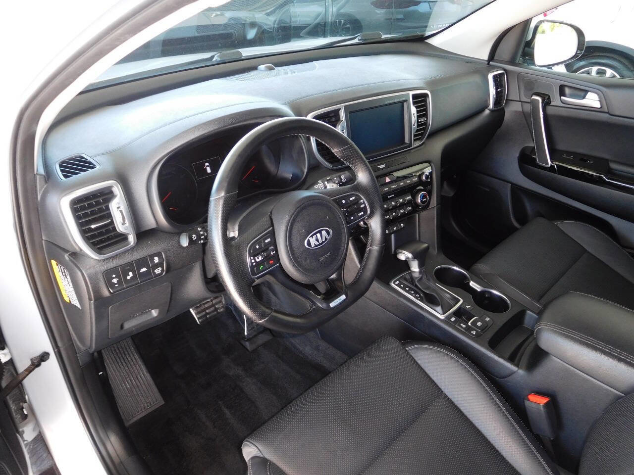 Used 2018 Kia Sportage SX image 16