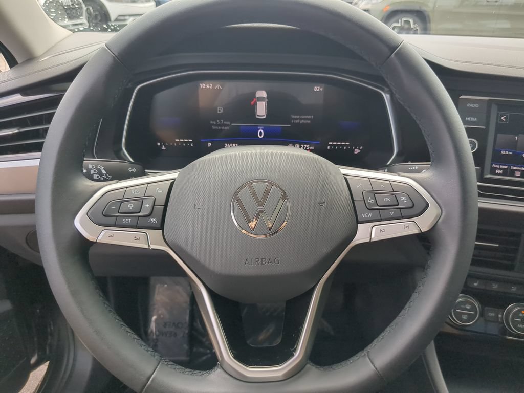 Used 2024 Volkswagen Jetta SE w/ Panoramic Sunroof Package FWD image 30