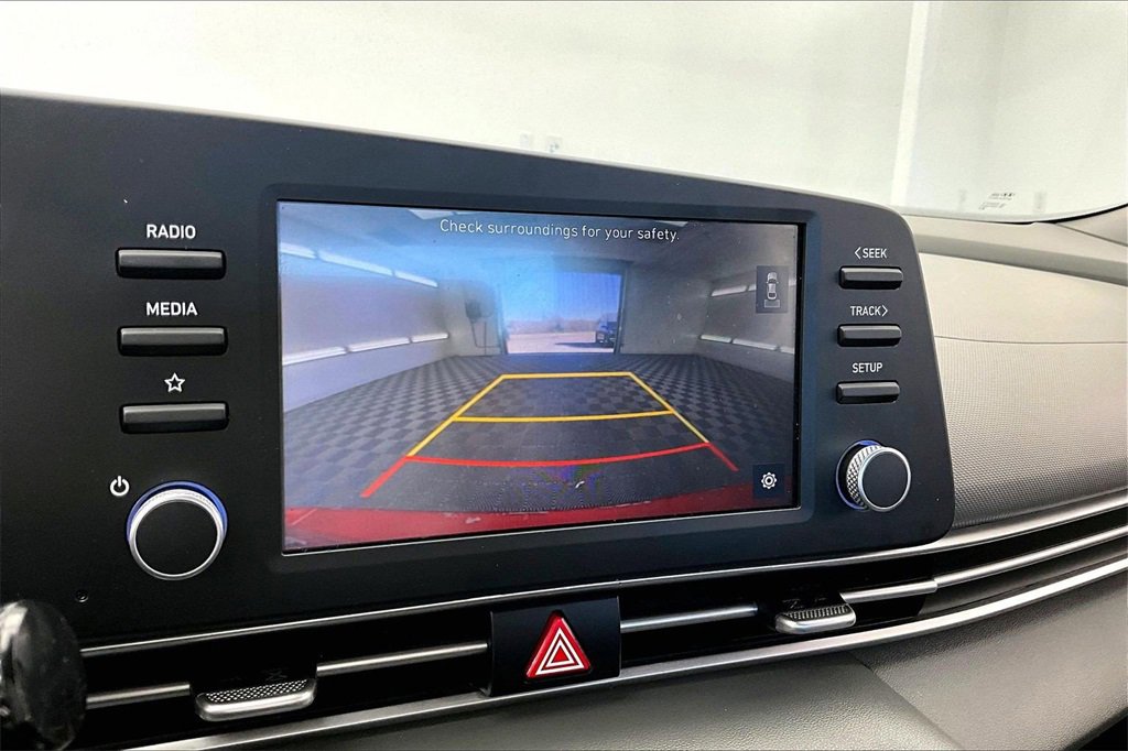 Used 2023 Hyundai Elantra SEL image 21