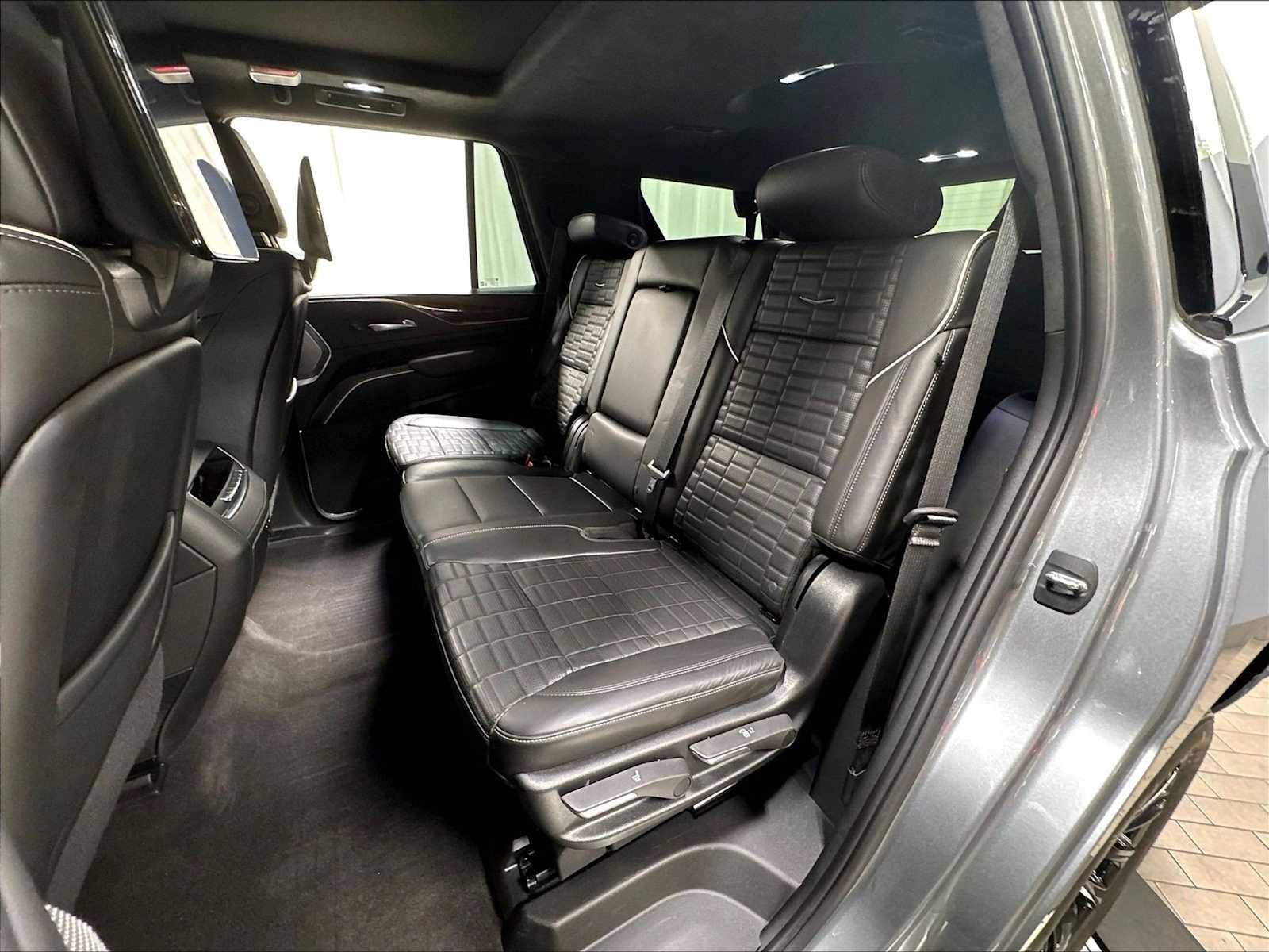 Used 2023 Cadillac Escalade Sport Platinum w/ LPO, ONYX Package AWD/4WD image 30