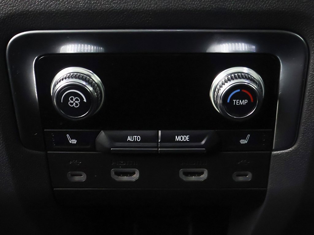 Used 2021 GMC Yukon Denali w/ Denali Premium Package image 65