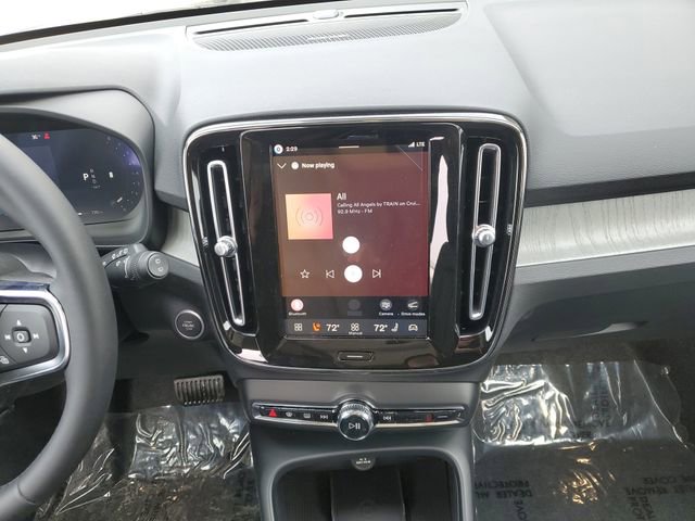 New 2026 Volvo XC40 B5 Plus w/ Protection Package Premier image 25