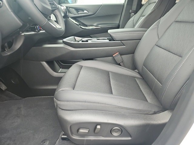 New 2026 Chevrolet Equinox LT w/ Convenience Package II image 11