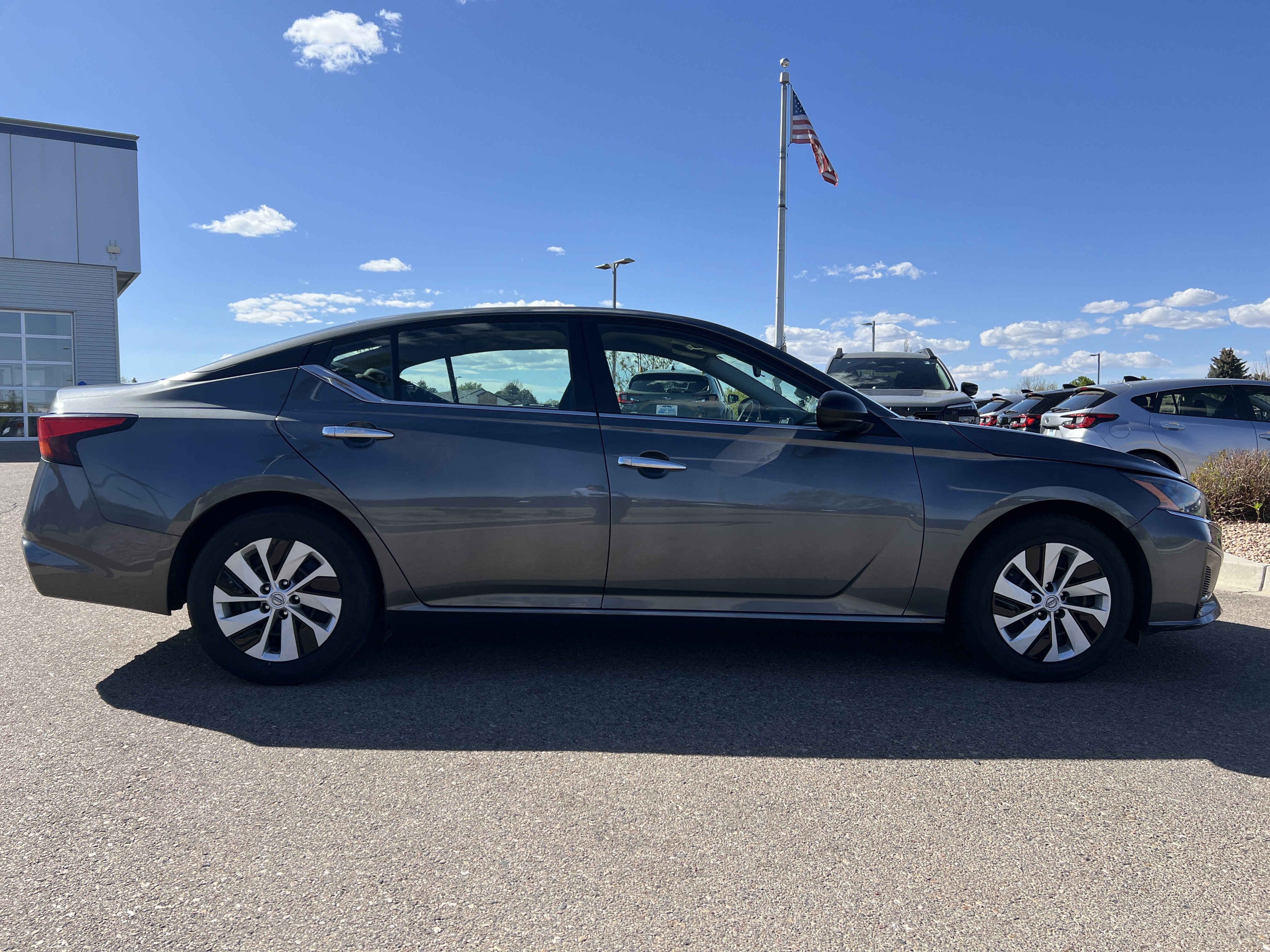 Used 2024 Nissan Altima 2.5 S image 9