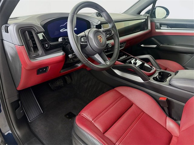 Used 2024 Porsche Cayenne w/ Sport Chrono Package image 25