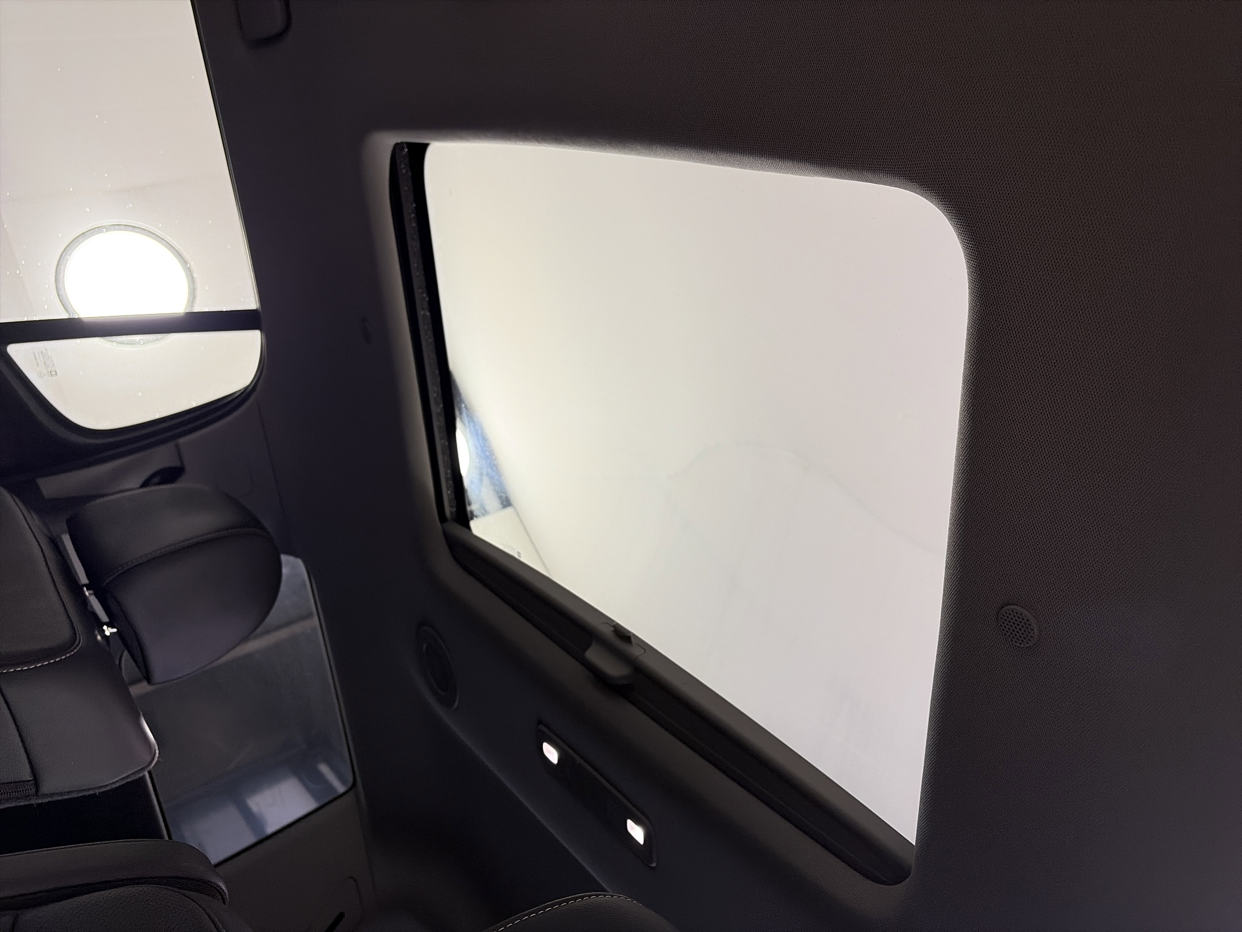 Used 2023 GMC Acadia SLT w/ Preferred Package image 21