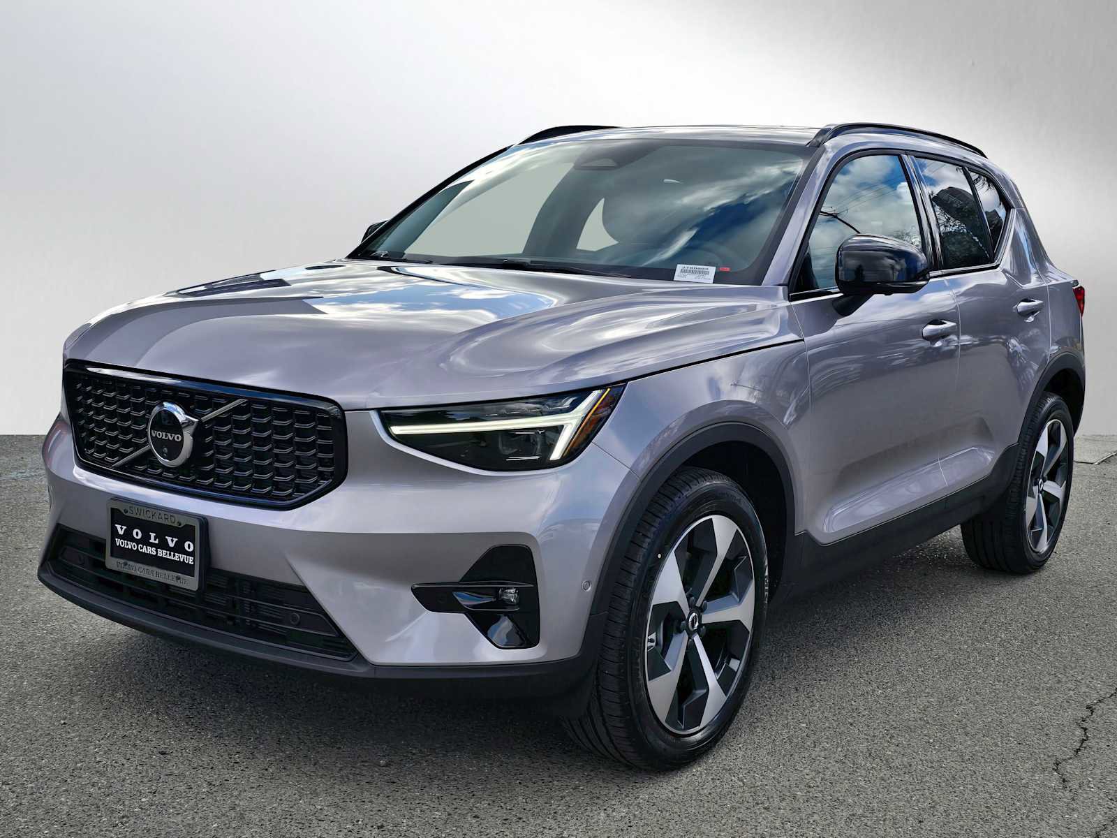New 2026 Volvo XC40 B5 Plus w/ Protection Package Premier image 7