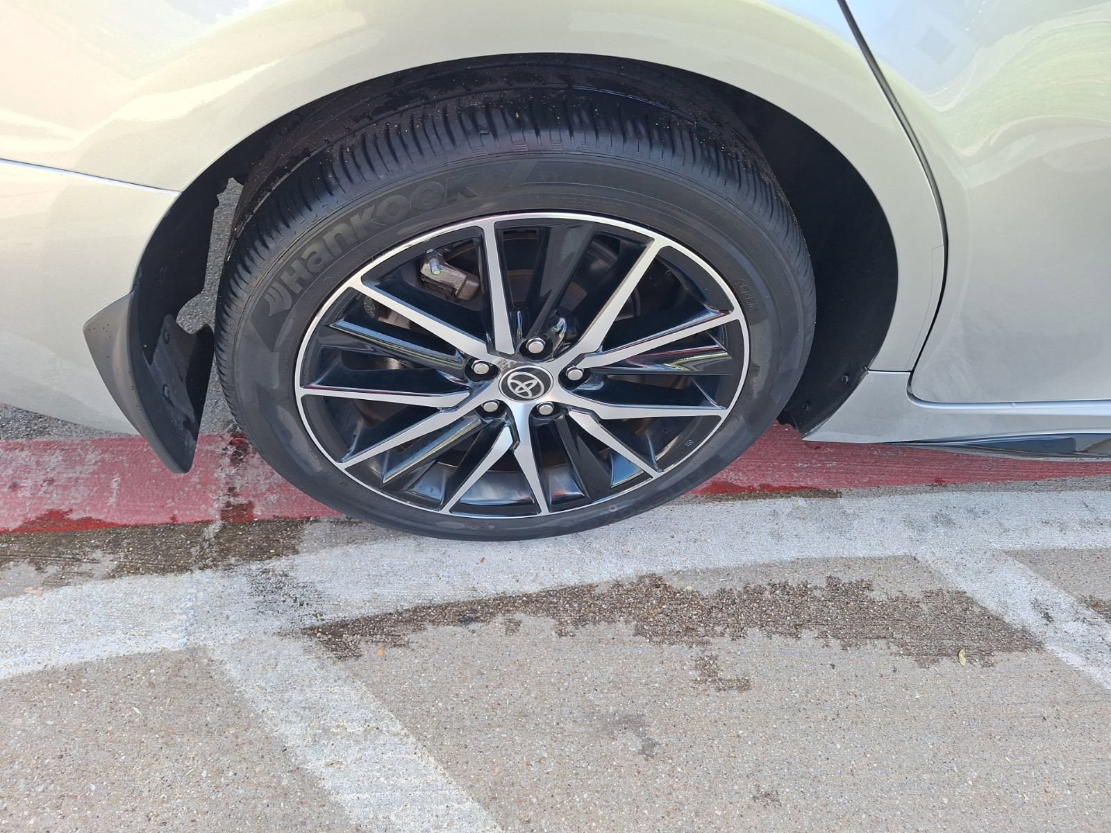 Used 2023 Toyota Camry SE w/ Convenience Package image 11