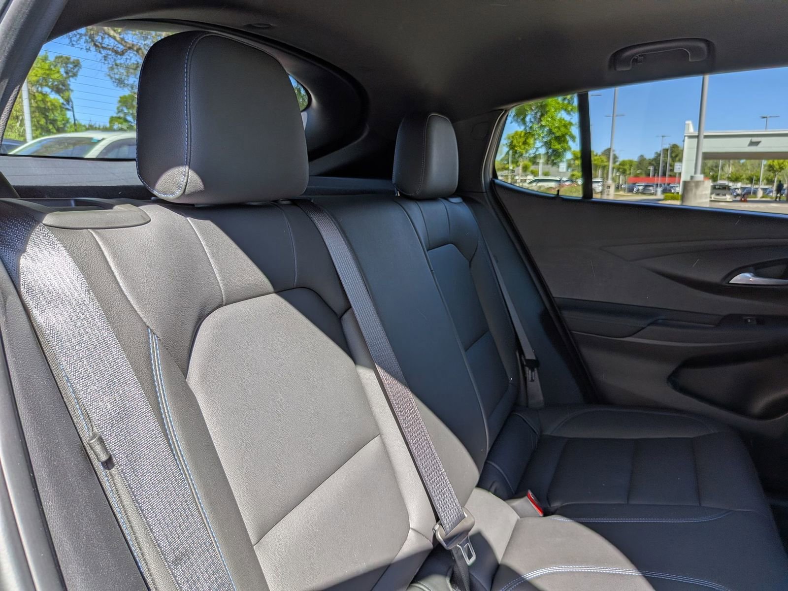 Used 2024 Buick Envista Sport Touring w/ Convenience I Package FWD image 32