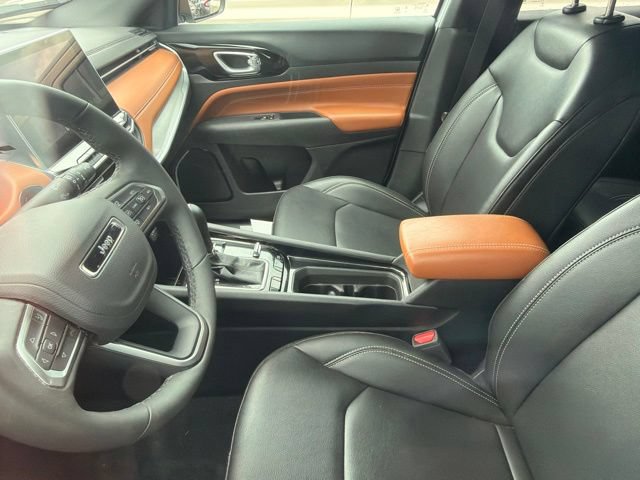 Used 2025 Jeep Compass Limited AWD/4WD image 5