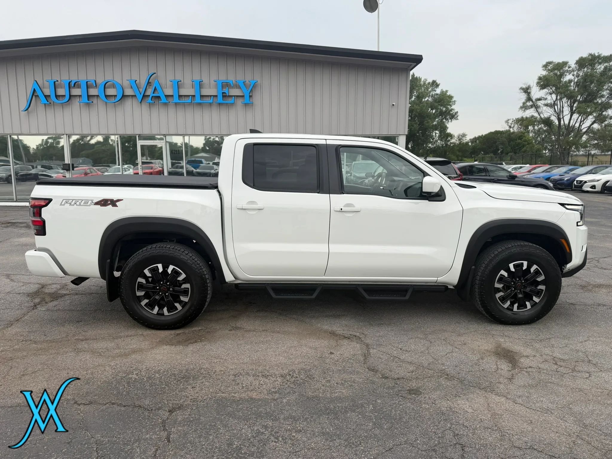 Used 2023 Nissan Frontier PRO-4X w/ Pro Convenience Package AWD/4WD image 8