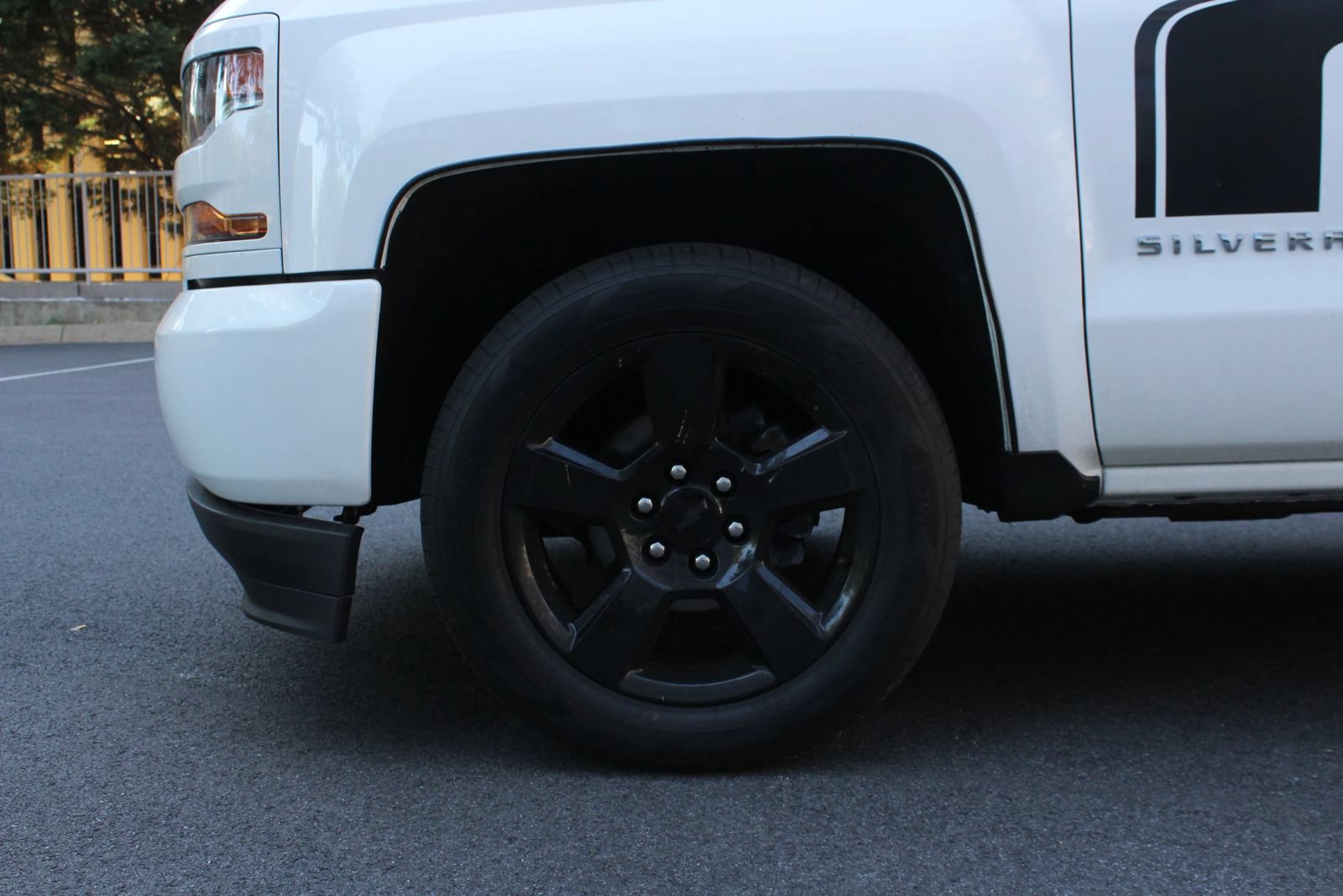 Used 2018 Chevrolet Silverado 1500 Custom RWD image 11