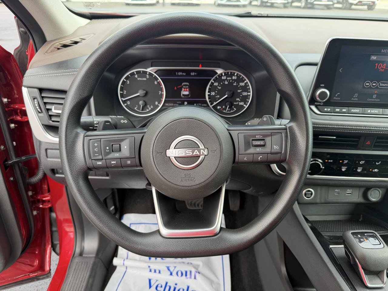 Used 2023 Nissan Rogue S AWD/4WD image 25