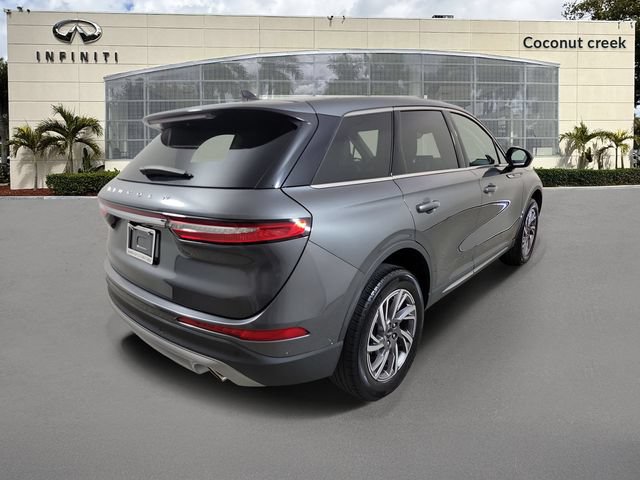 Used 2023 Lincoln Corsair FWD image 3