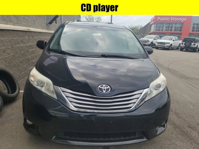 Used 2015 Toyota Sienna XLE w/ XLE Navigation Package image 3