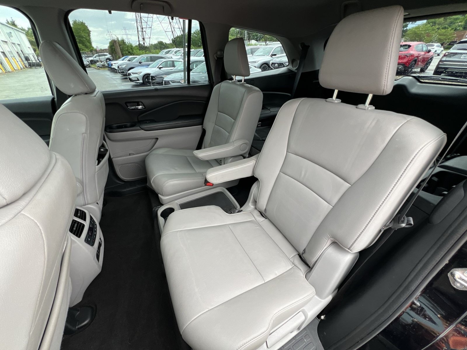 Used 2019 Honda Pilot Touring image 5