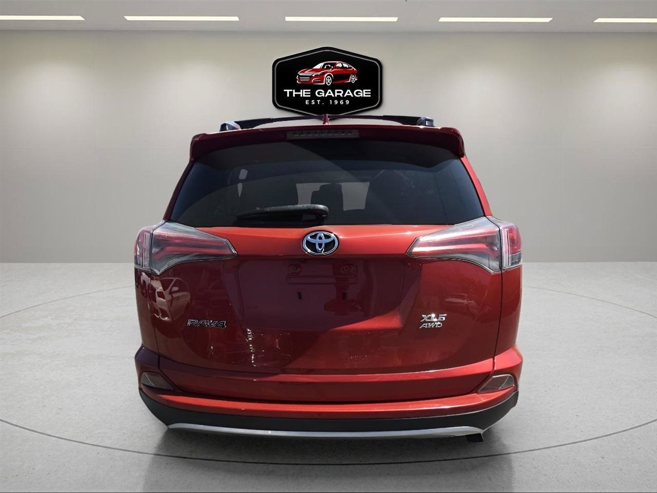 Used 2016 Toyota RAV4 XLE AWD/4WD image 5