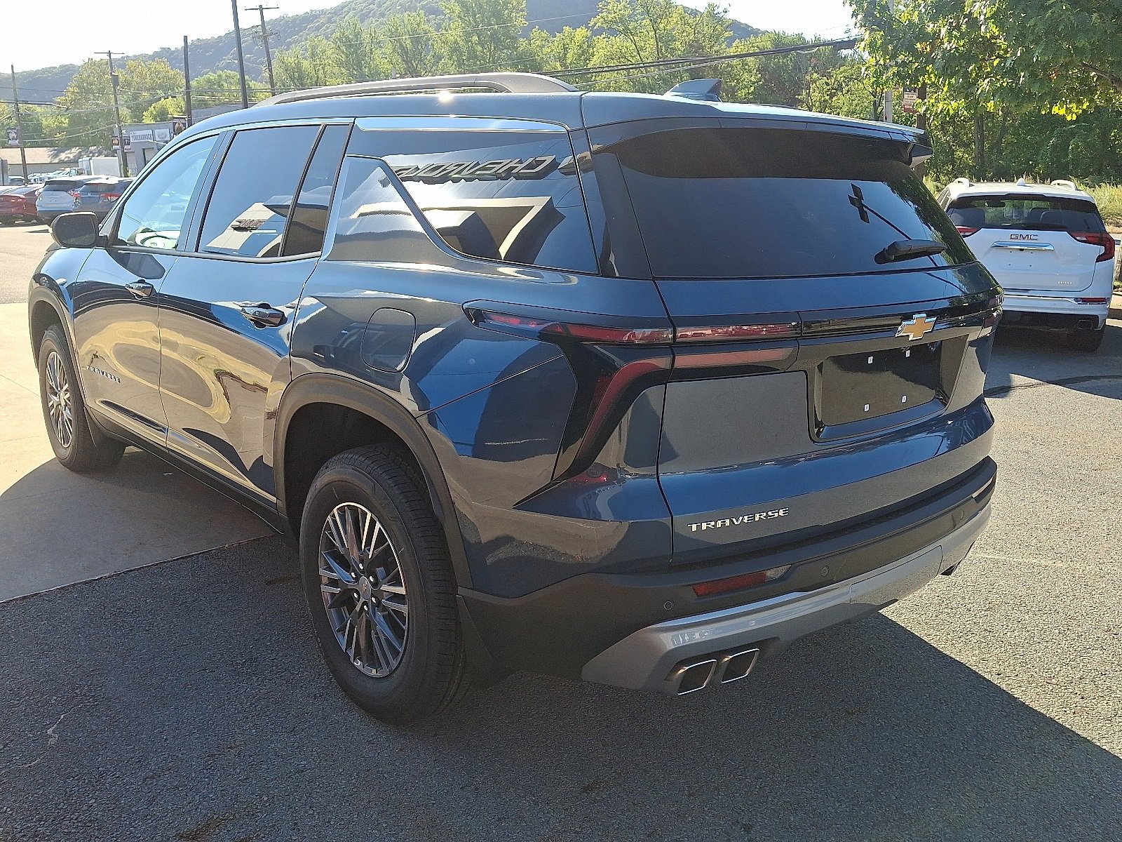 New 2026 Chevrolet Traverse LT image 4