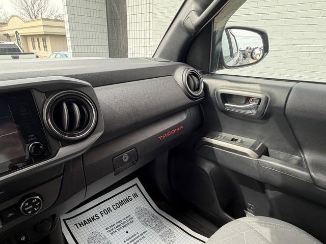 Used 2019 Toyota Tacoma TRD Off-Road image 21