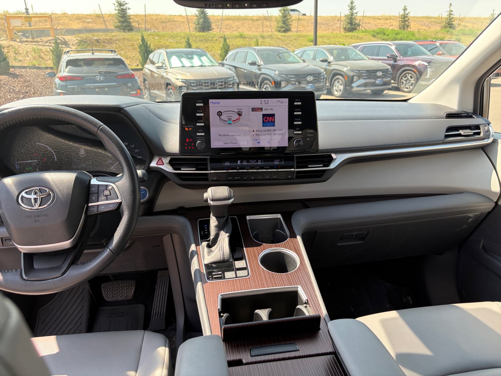 Used 2022 Toyota Sienna XLE FWD image 19
