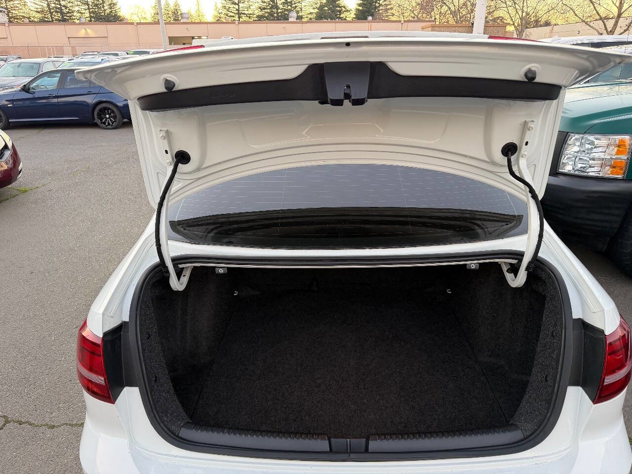 Used 2018 Volkswagen Jetta S FWD image 19