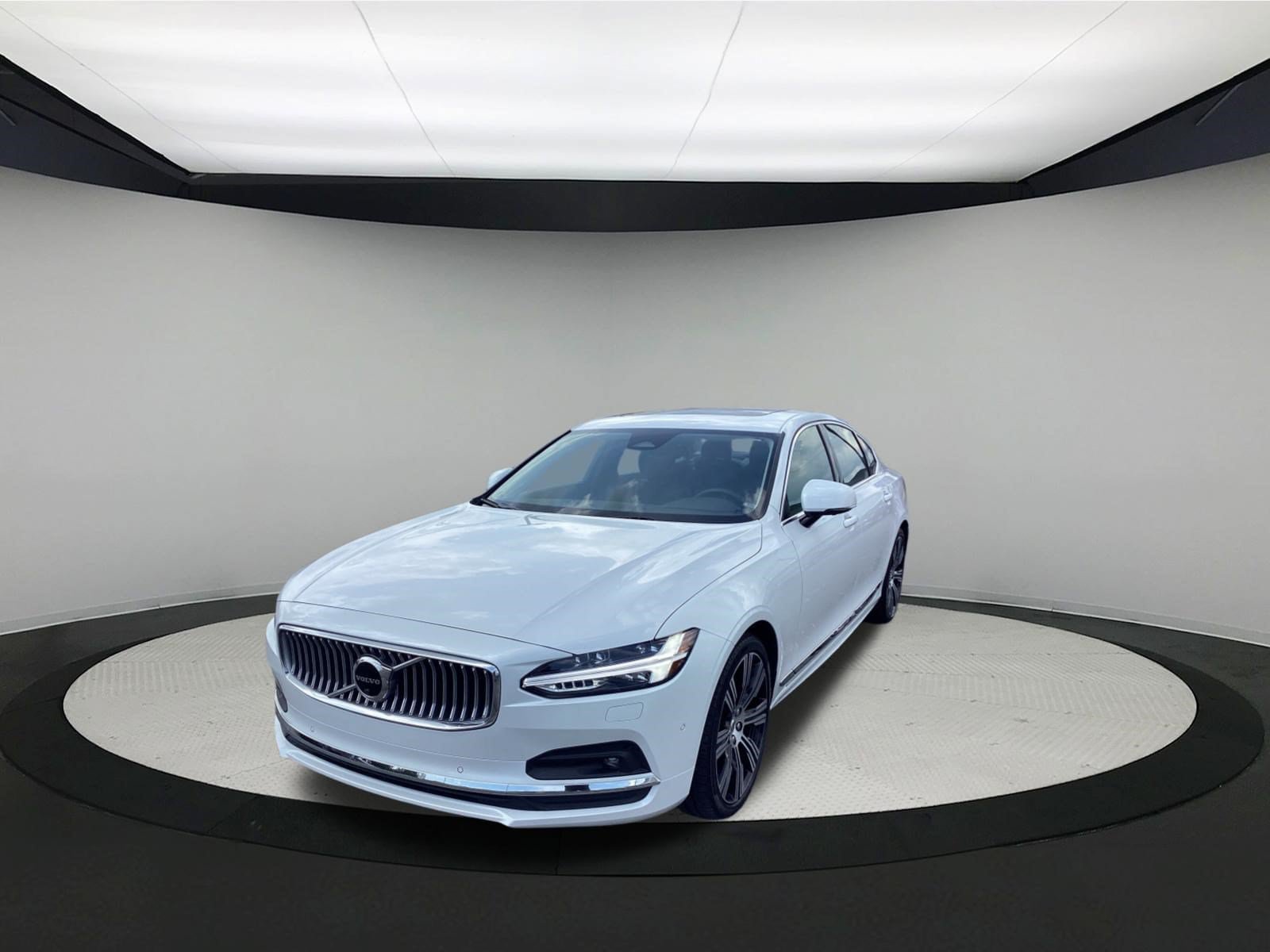 Used 2023 Volvo S90 B6 Plus AWD/4WD image 4