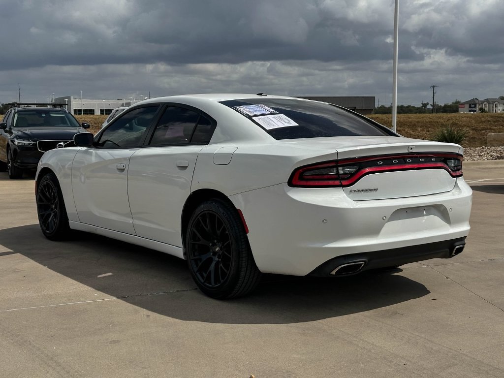 Used 2020 Dodge Charger SXT RWD image 5