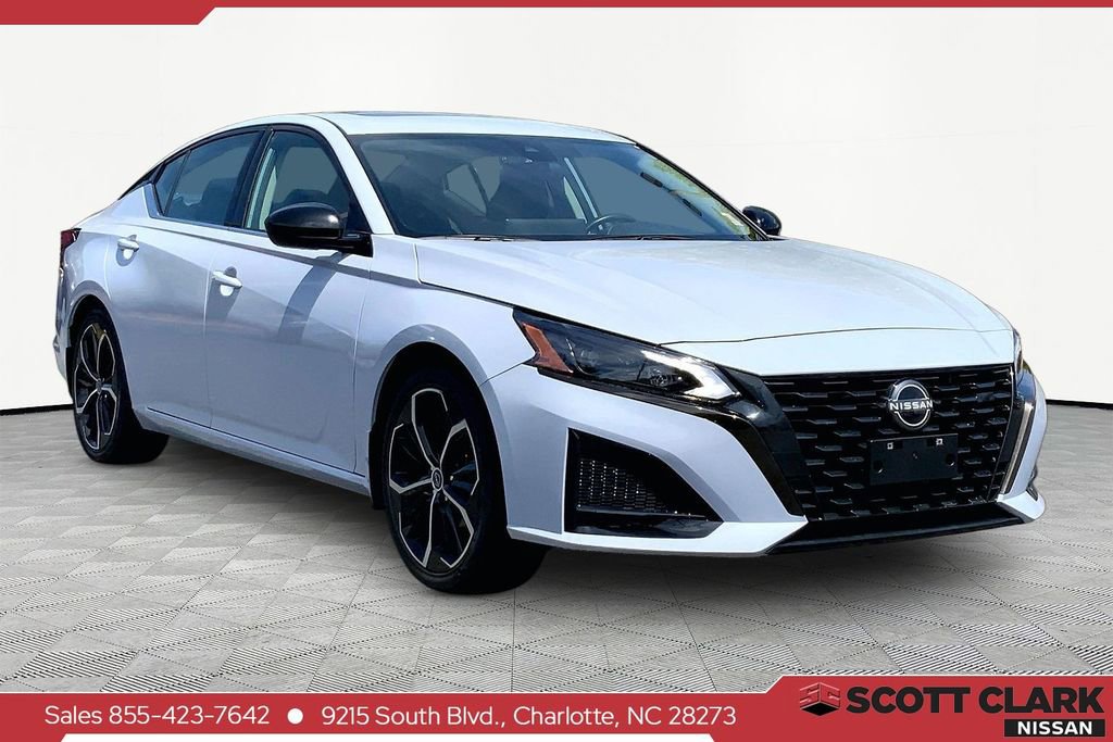 Used 2023 Nissan Altima 2.5 SR w/ SR Premium Package
