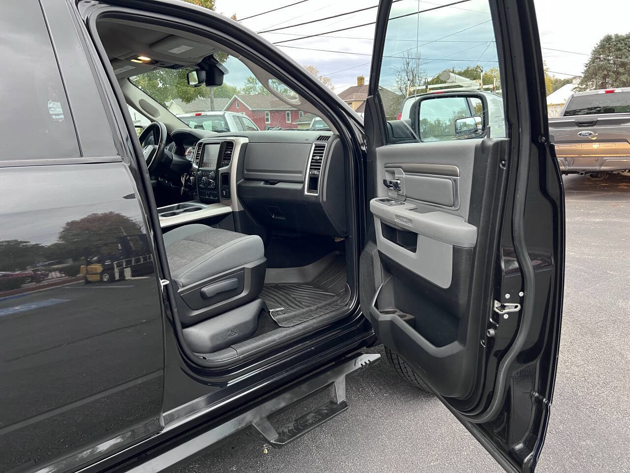 Used 2016 RAM 1500 Outdoorsman image 30