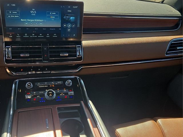 Used 2022 Lincoln Navigator Reserve image 20