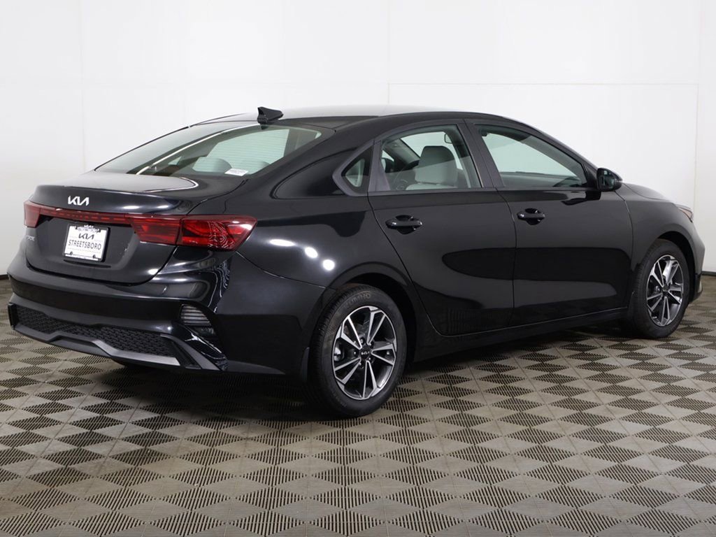 Used 2023 Kia Forte LXS w/ LXS Technology Package image 9