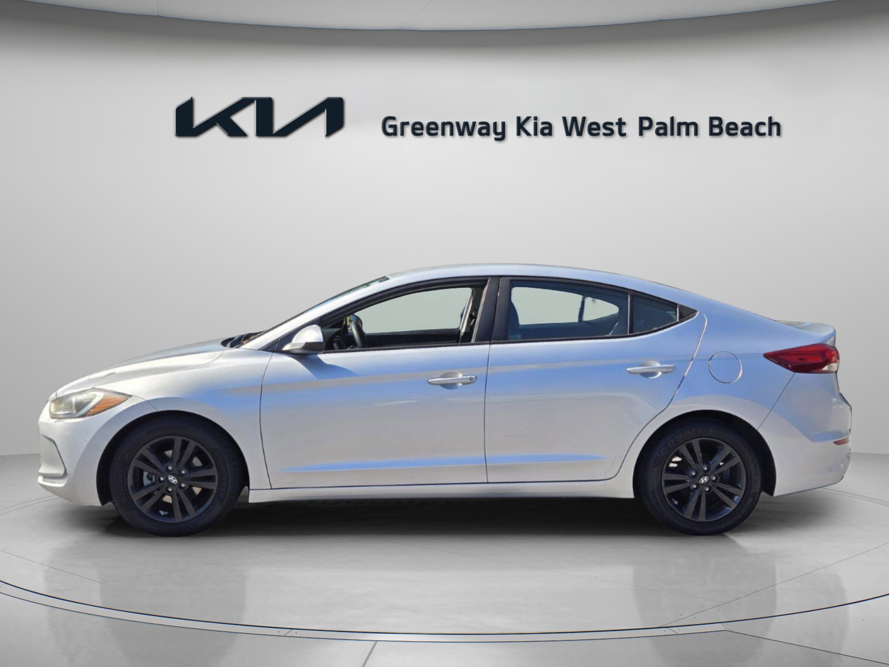 Used 2017 Hyundai Elantra SE image 4