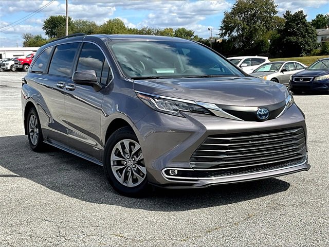 Used 2021 Toyota Sienna XLE w/ XLE Plus Package