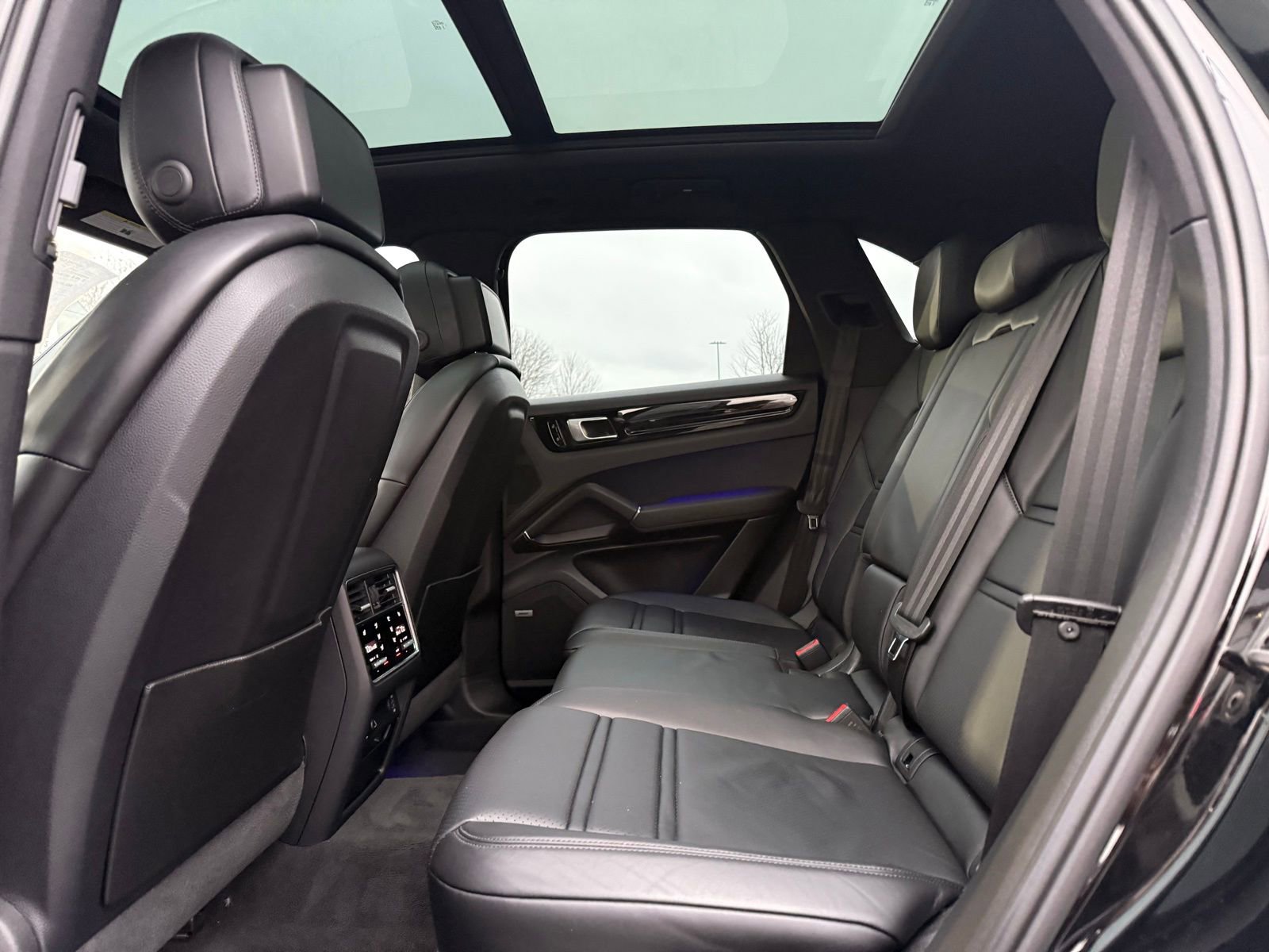 Used 2019 Porsche Cayenne E-Hybrid image 28