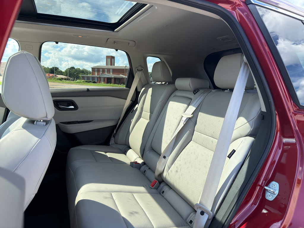 Certified 2024 Nissan Rogue SV w/ SV Premium Package FWD image 15
