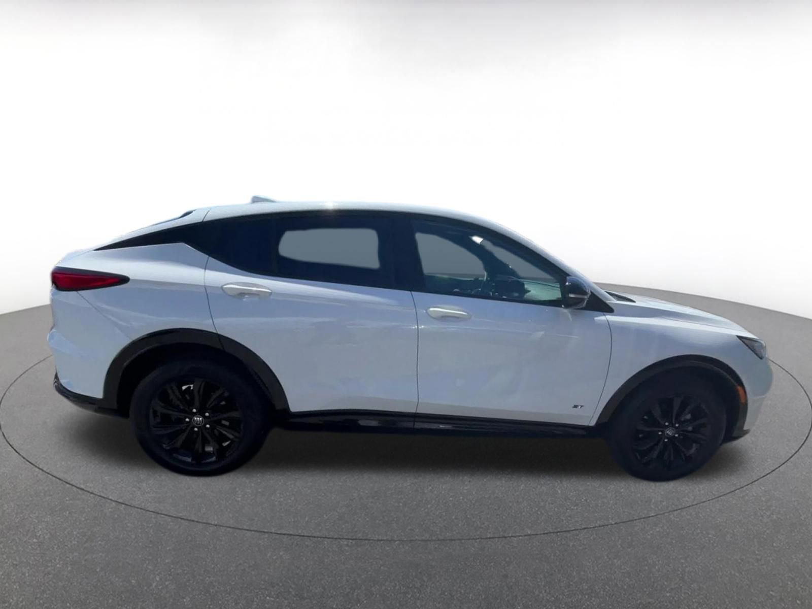 Used 2025 Buick Envista Sport Touring image 16