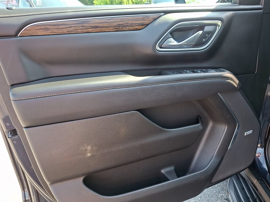 Used 2023 Chevrolet Tahoe Premier AWD/4WD image 13