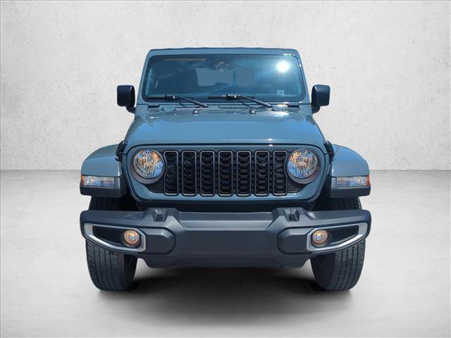 Used 2024 Jeep Gladiator Sport AWD/4WD image 2