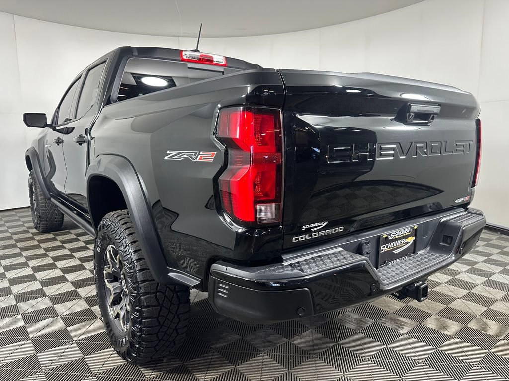 Used 2024 Chevrolet Colorado ZR2 w/ ZR2 Convenience Package III AWD/4WD image 3