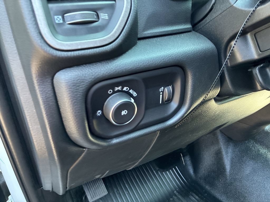 New 2026 RAM 3500 Tradesman w/ Chrome Appearance Group A AWD/4WD image 15