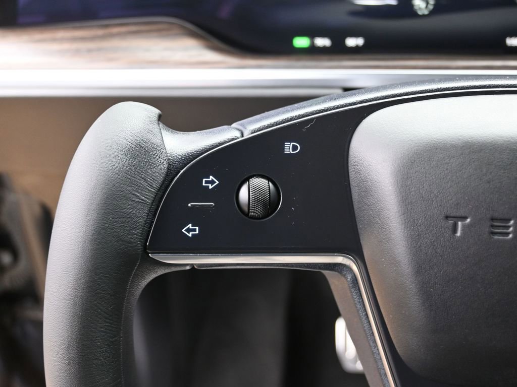 Used 2023 Tesla Model X image 18