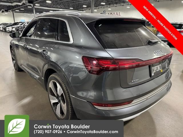 Used 2019 Audi e-tron Prestige w/ Prestige Package image 5