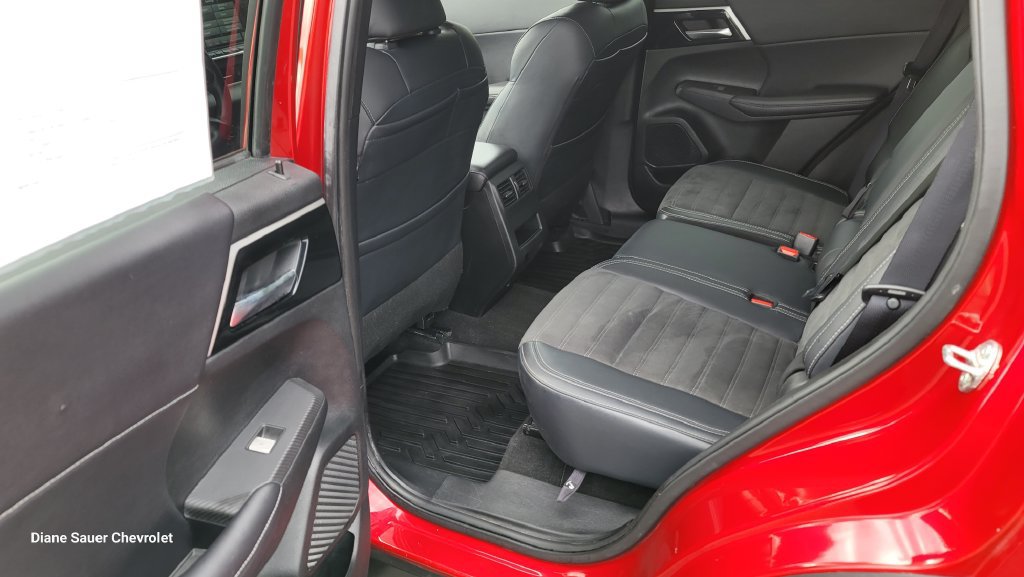Used 2024 Mitsubishi Outlander AWD image 26