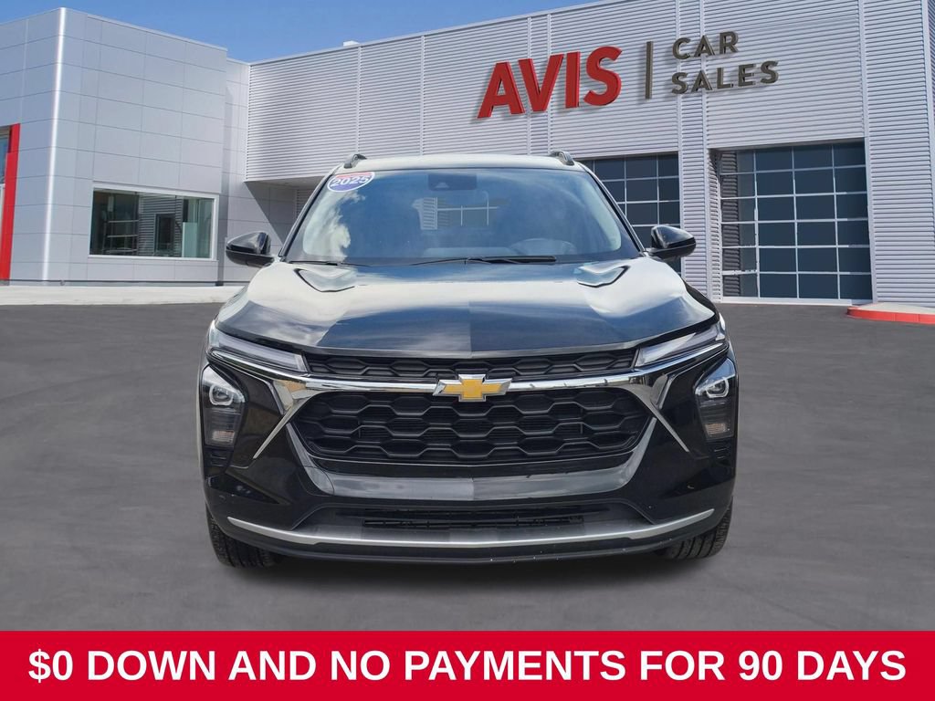 Used 2025 Chevrolet Trax LT w/ LT Convenience Package FWD image 2