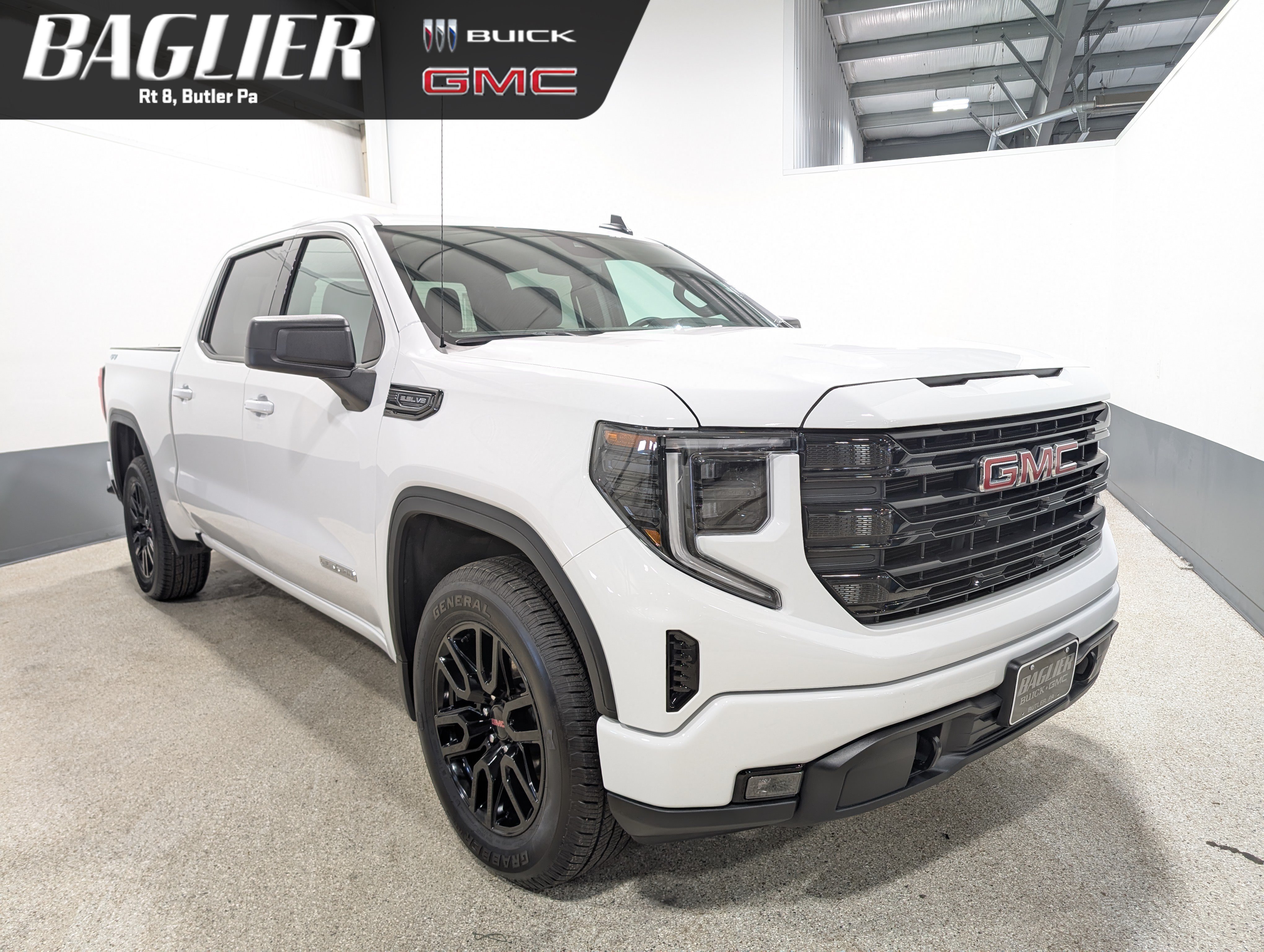 Used 2025 GMC Sierra 1500 Elevation AWD/4WD image 1