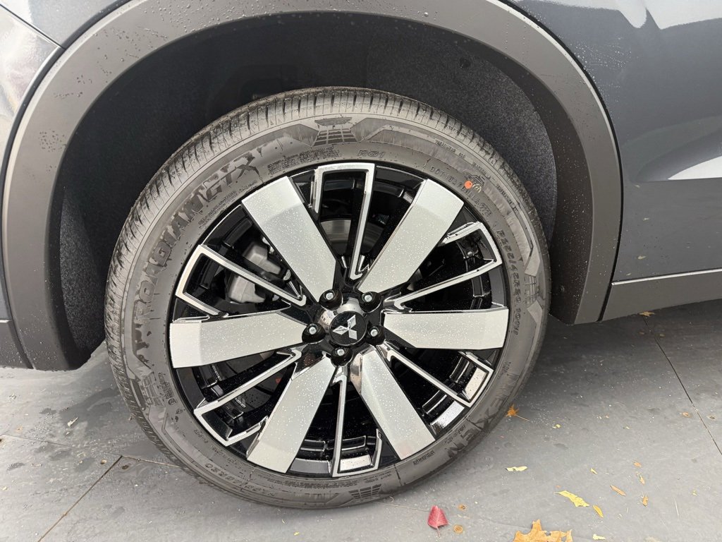 New 2025 Mitsubishi Outlander SEL image 10